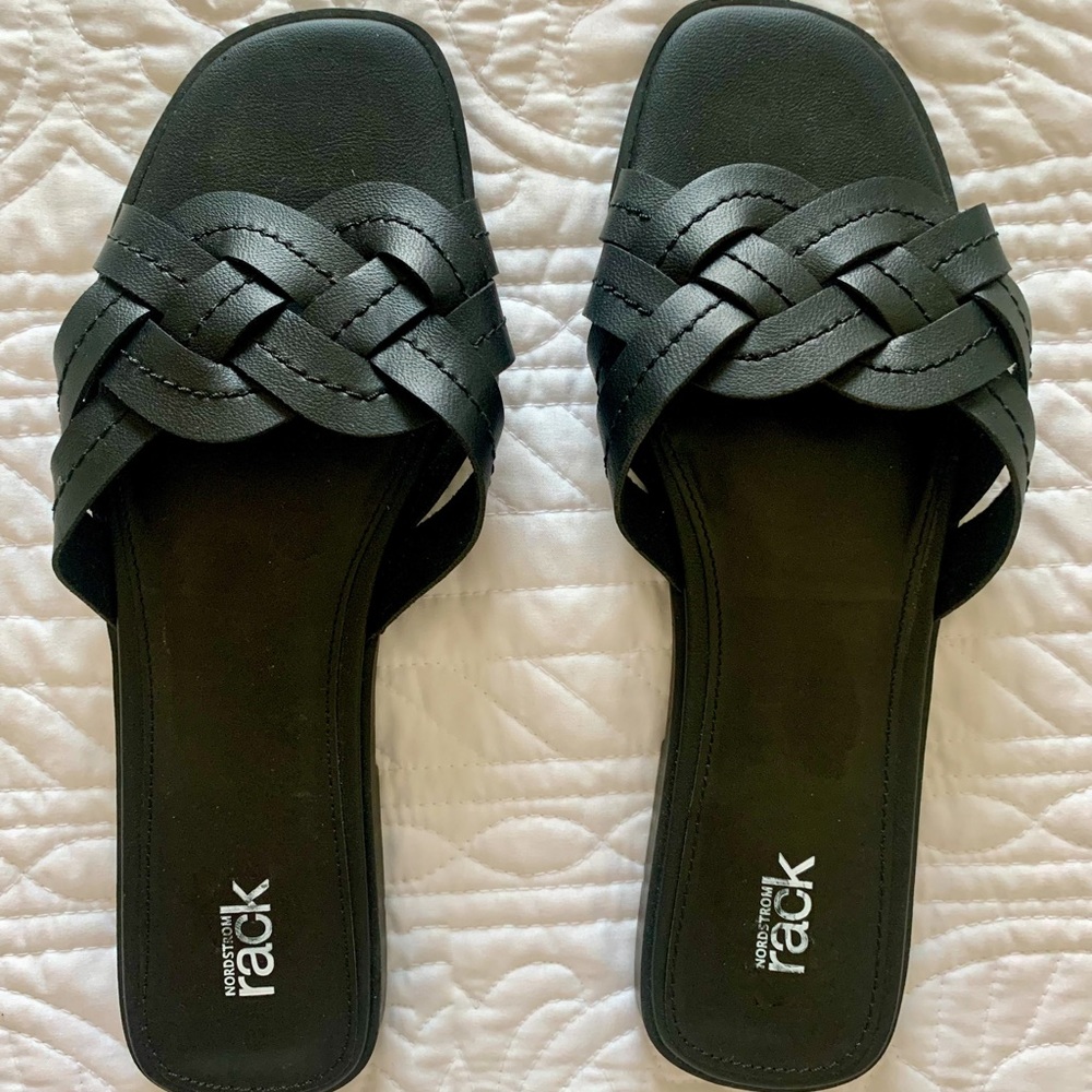 Super cute sandals!